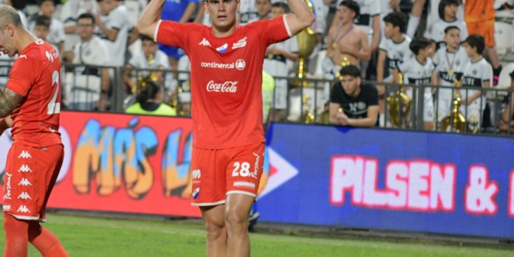 Nacional propició la tercera derrota a Olimpia en el debut de Francisco Arce Nacional propició la tercera derrota a Olimpia en el debut de Francisco Arce