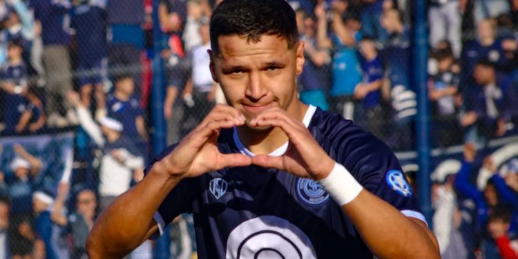 Una máquina de hacer goles: Alex Arce llegó a los 20 tantos con Independiente Rivadavia