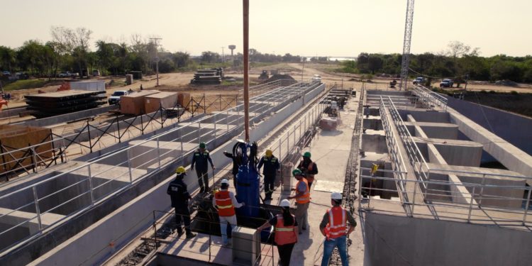 Sigue equipamiento de estación de bombeo de la Defensa Costera de Pilar