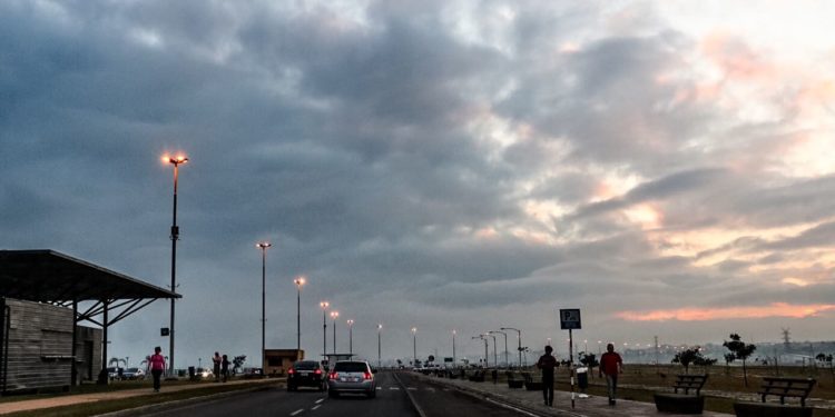 Ambiente cálido a caluroso y con lluvias dispersas en los próximos días.