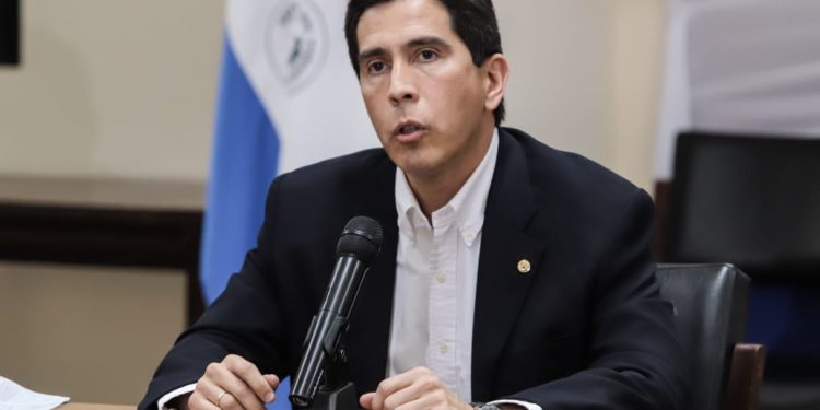 Ministro del Interior anunció expulsión de italianos detenidos vinculados al crimen trasnacional