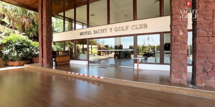 Resort Yacht y Golf Club Paraguayo: el lugar oportuno para tus vacaciones de invierno