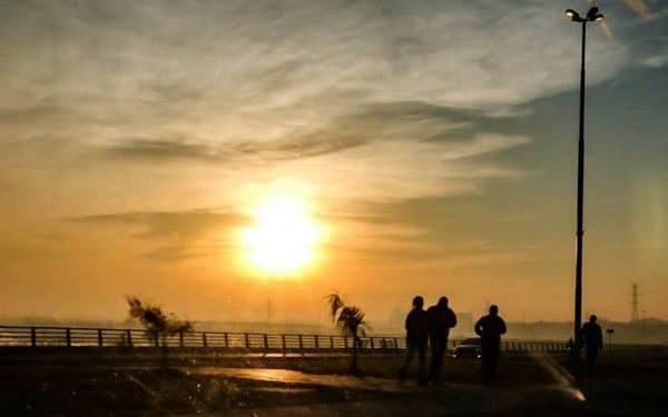 Inicio de semana laboral fresco y tarde cálida a calurosa