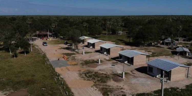 Ruta PY09: Avanza la construcción de viviendas para familias indígenas en torno a la obra