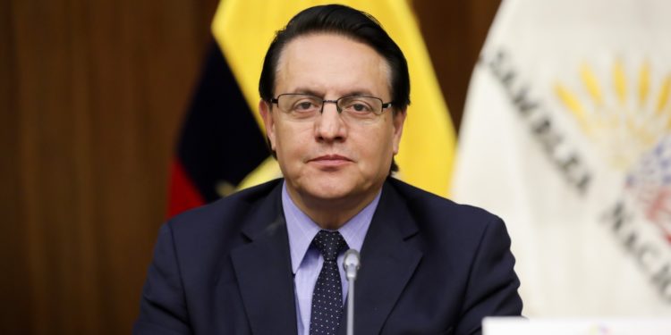 Asesinan a candidato a presidencia en Ecuador