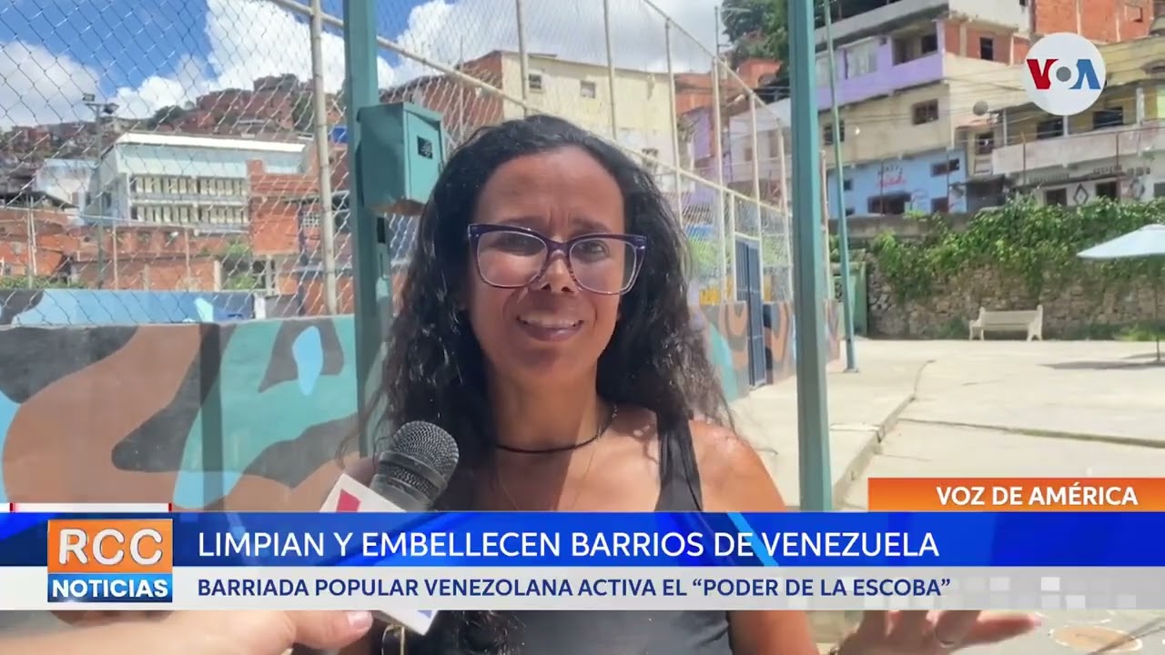 Barriada popular venezolana activa el “poder de la escoba”