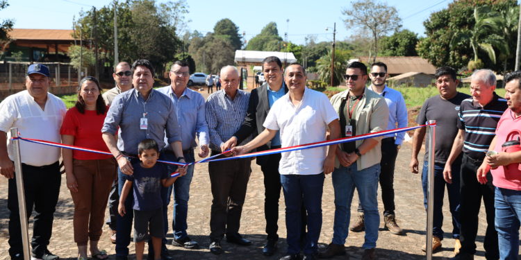 En Juan León Mallorquín, Itaipu Binacional habilitó sistemas de agua potable y calles revitalizadas