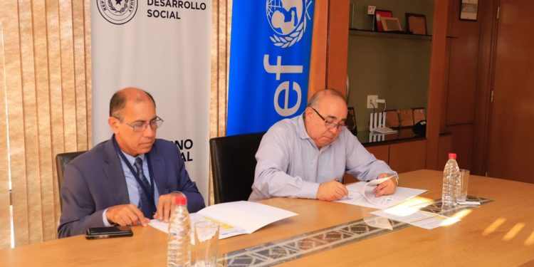 MDS y UNICEF concretan convenio para impulsar acciones sobre reinserción educativa MDS y UNICEF concretan convenio para impulsar acciones sobre reinserción educativa