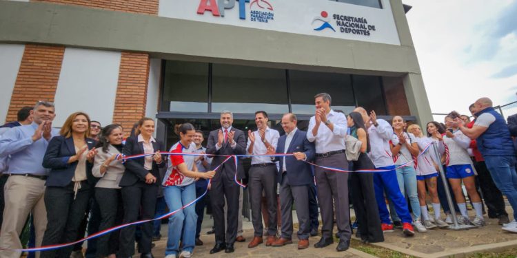 Abdo Benítez inauguró nuevas infraestructuras deportivas en la Secretaría Nacional de Deportes