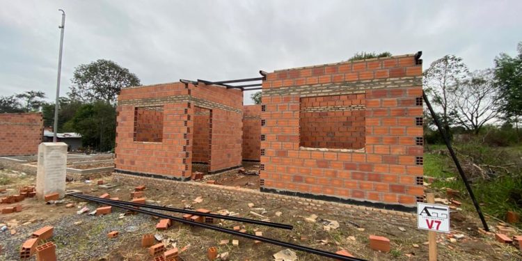 Presidente Hayes: viviendas para comunidad indígena Qoqmi Sayajnaqta avanza con un 30% de ejecución