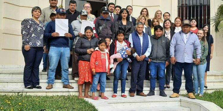 Comunidades indígenas adquieren títulos de propiedad de más de cuatro mil hectáreas