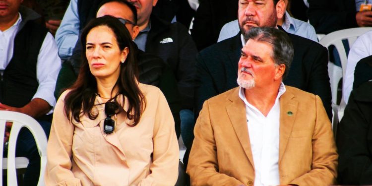 Ministra del MOPC anunció que impulsará obras viales de todo tiempo en Alto Paraguay Ministra del MOPC anunció que impulsará obras viales de todo tiempo en Alto Paraguay