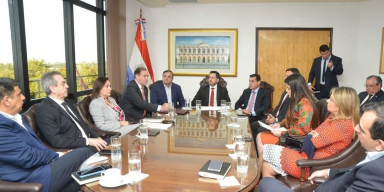 Proyecto de declaración exigirá cumplimiento del derecho internacional en el caso Hidrovía