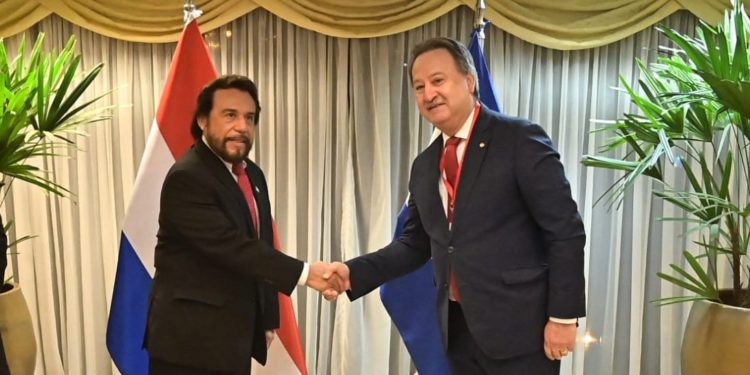 Asunción de Santiago Peña: Arribó al país el Vicepresidente de El Salvador