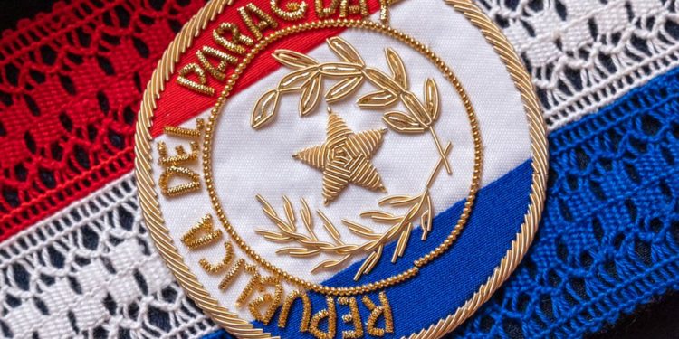 Banda Presidencial de Peña, un símbolo de la tradición confeccionado en ñandutí