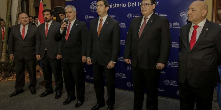 Riera asume como Ministro del Interior y anuncia medidas a implementar en cuanto a seguridad Riera asume como Ministro del Interior y anuncia medidas a implementar en cuanto a seguridad