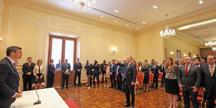 Presidente tomó juramento del primer Ministro de Economía y Finanzas