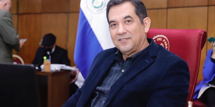 Arévalo inconforme con su designación a la EBY y Peña advierte que “hay una lista muy larga” para ocupar el puesto