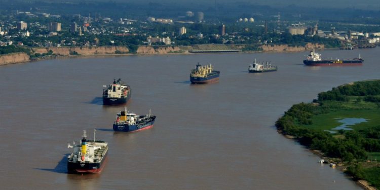 “El cobro del peaje debe ser un acuerdo de los cinco países”, sostiene el Presidente Peña “El cobro del peaje debe ser un acuerdo de los cinco países”, sostiene el Presidente Peña