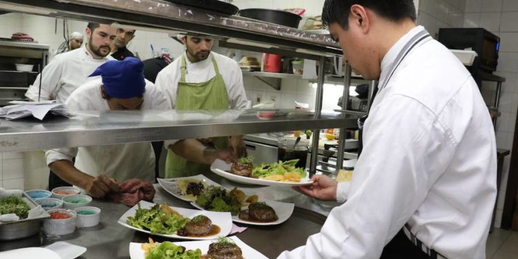 Más de 100 vacancias laborales por parte de empresas del sector privado