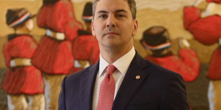 Santiago Peña confirma siete nuevas designaciones