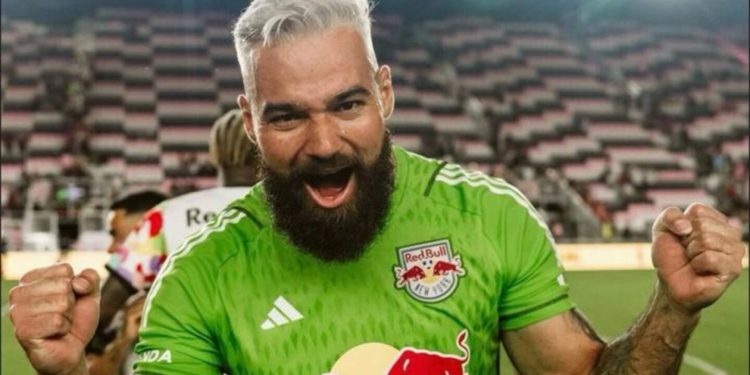 ¡Nuevo dueño! Carlos Coronel se perfila como próximo defensor de los tres palos ¡Nuevo dueño! Carlos Coronel se perfila como próximo defensor de los tres palos