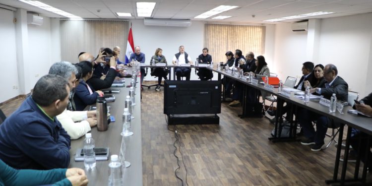 Llegan a acuerdo para pagos pendientes e instalan mesa de trabajo Llegan a acuerdo para pagos pendientes e instalan mesa de trabajo