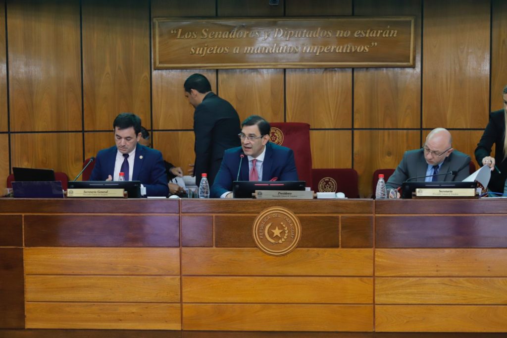 Senadores aprueban la creación del Ministerio de Economía y Finanzas