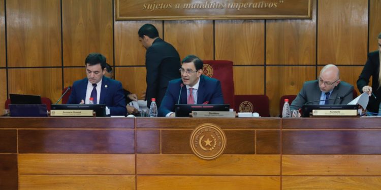 Senadores aprueban la creación del Ministerio de Economía y Finanzas