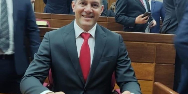 Peña designó a Carlos Giménez como Ministro de Agricultura y Ganadería