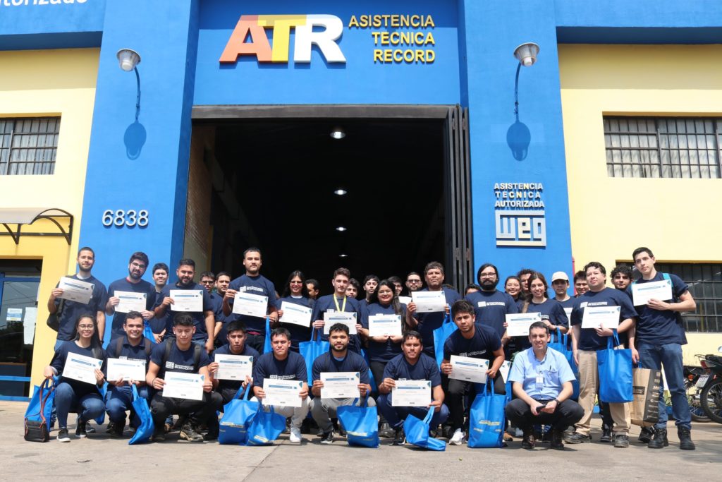 Record Electric continúa motivando la formación de técnicos a través de talleres