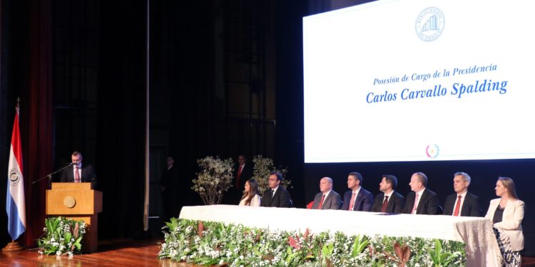 Carlos Carvallo asumió la titularidad del BCP y se comprometió a promover estabilidad del sistema financiero