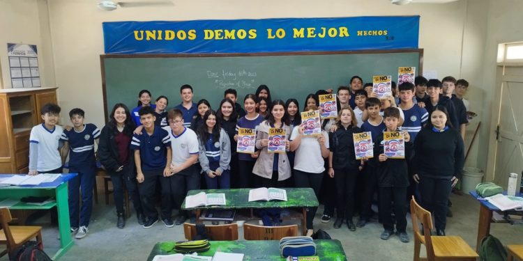 Ante la amenaza de los vicios, fomentan prevención en adolescentes de Filadelfia