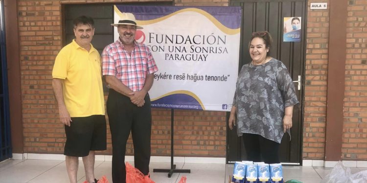 Bendecidos para Bendecir: Entrega de víveres a comunidades vulnerables Bendecidos para Bendecir: Entrega de víveres a comunidades vulnerables