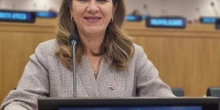 Cobertura Sanitaria Universal es una prioridad para el país, según Ministra Barán