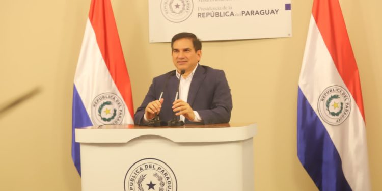 Ministro del MUVH da detalles sobre denuncia presentada por presunta adulteración de documento