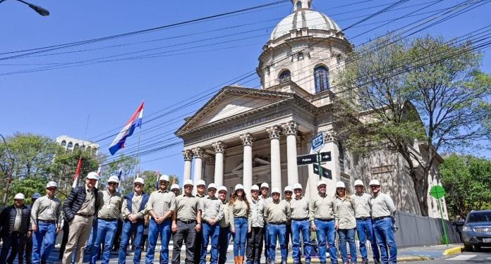 Palma Brilla: ANDE da inicio a las obras para el cableado subterráneo Palma Brilla: ANDE da inicio a las obras para el cableado subterráneo
