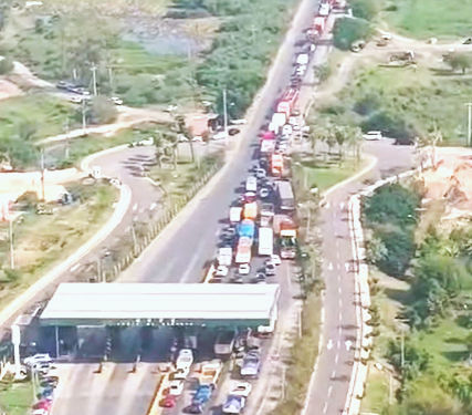 Manifestantes se hicieron sentir en zona del Puente Remanso en contra del régimen pacotilla