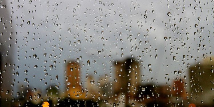 Sábado con ambiente fresco a cálido y lluvias dispersas, según Meteorología