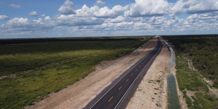 Dos grandes obras deparan al Chaco paraguayo