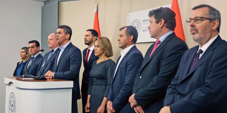 Hidrovía: Presidente Peña confirmó demanda ante el Mercosur tras retención de barcazas