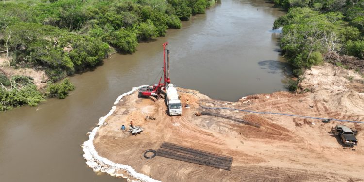 Inician los trabajos del puente que permitirá la conectividad física entre San Pedro y Concepción
