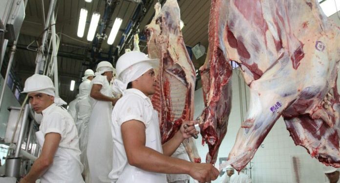 En los primeros 8 meses del año, la exportación de Carne Bovina asciende cerca de 220.000 toneladas En los primeros 8 meses del año, la exportación de Carne Bovina asciende cerca de 220.000 toneladas