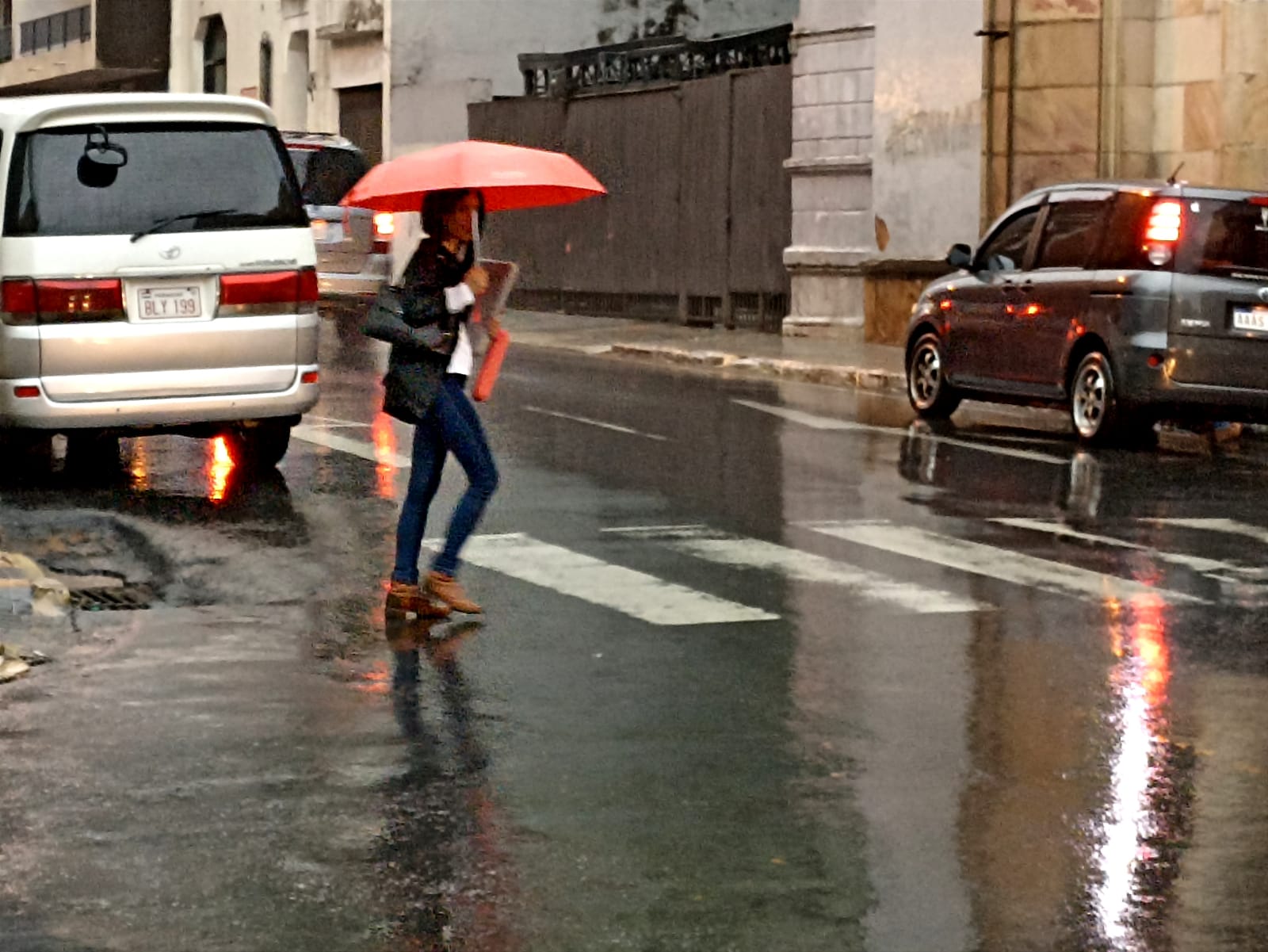 Persisten las lluvias con tormentas eléctricas para la jornada de hoy