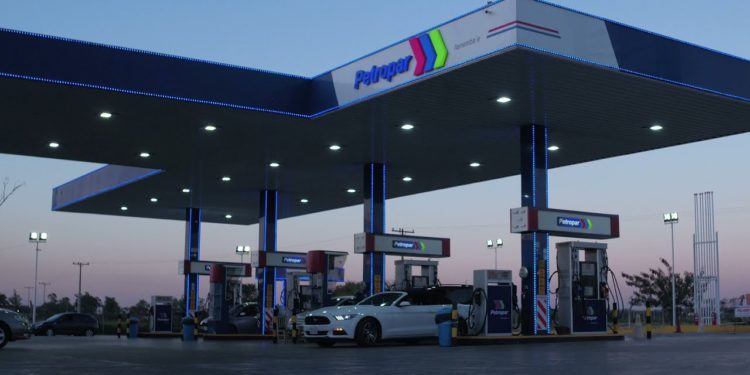 Petropar afirma que podría bajar más el precio de sus combustibles