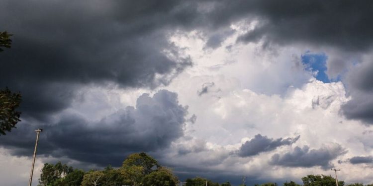 Martes fresco a cálido con ocasionales tormentas eléctricas Martes fresco a cálido con ocasionales tormentas eléctricas