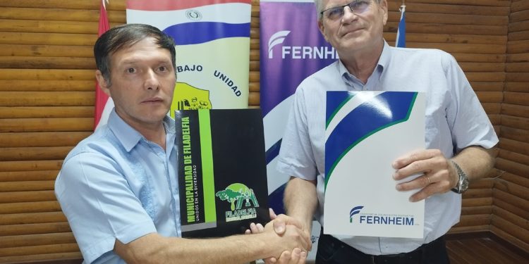 Cooperativa y Asociación Fernheim oficializó la firma de convenio con la Municipalidad de Filadelfia a fin de contribuir con la seguridad de la ciudad Cooperativa y Asociación Fernheim oficializó la firma de convenio con la Municipalidad de Filadelfia a fin de contribuir con la seguridad de la ciudad