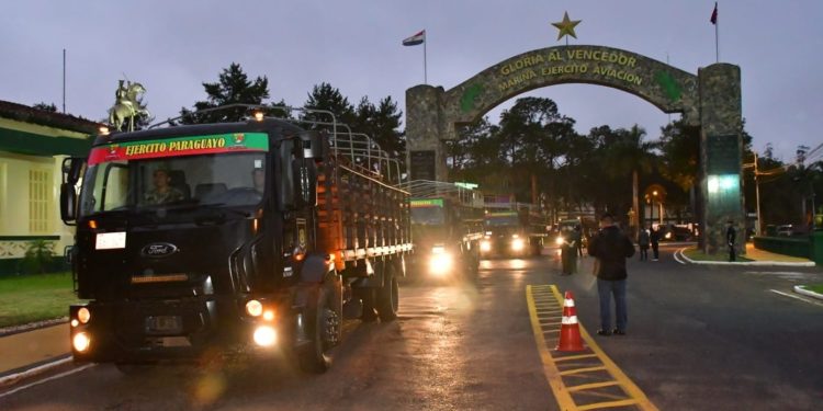Más de 400 mil litros de agua partieron al Chaco para paliar escasez de agua