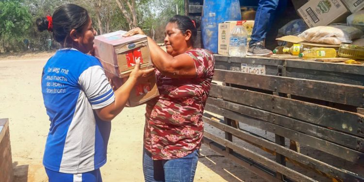 El Ministerio de Desarrollo Social del Paraguay entrega 19,263 kilos de alimentos a comunidades indígenas El Ministerio de Desarrollo Social del Paraguay entrega 19,263 kilos de alimentos a comunidades indígenas