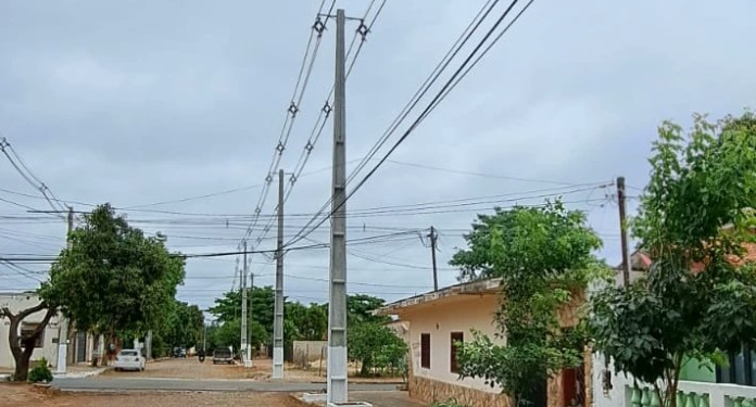 ANDE instaló dos nuevas líneas de media tensión en Fernando de la Mora